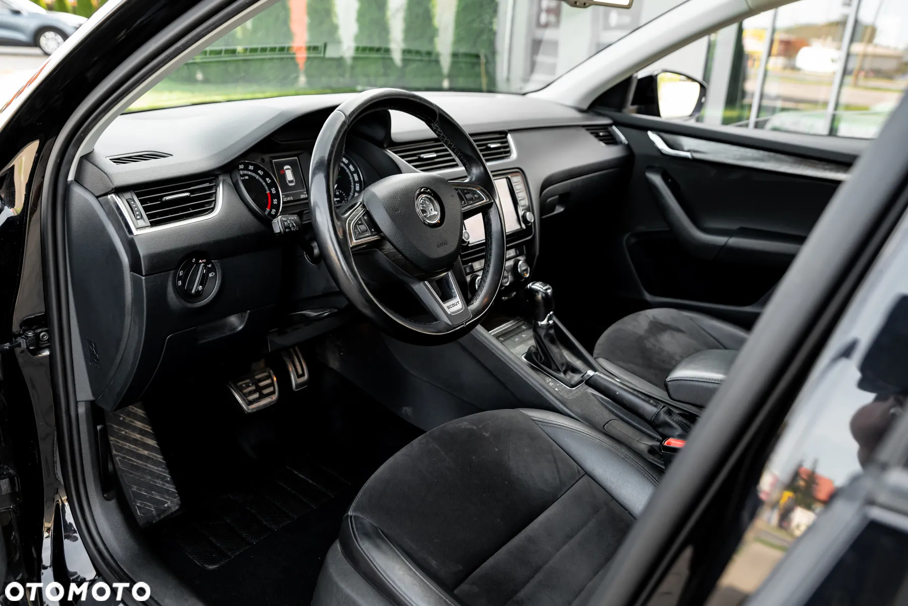 Skoda Octavia Combi 2.0 TDI 4x4 DSG Scout - 15