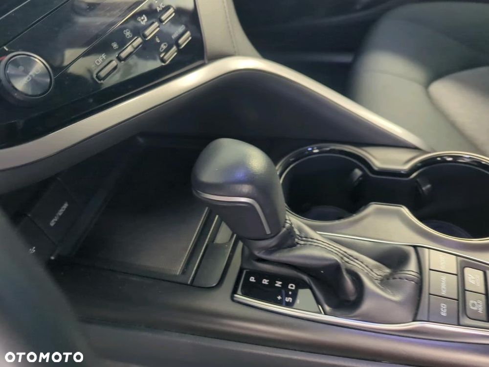 Toyota Camry 2.5 Hybrid Comfort CVT - 13
