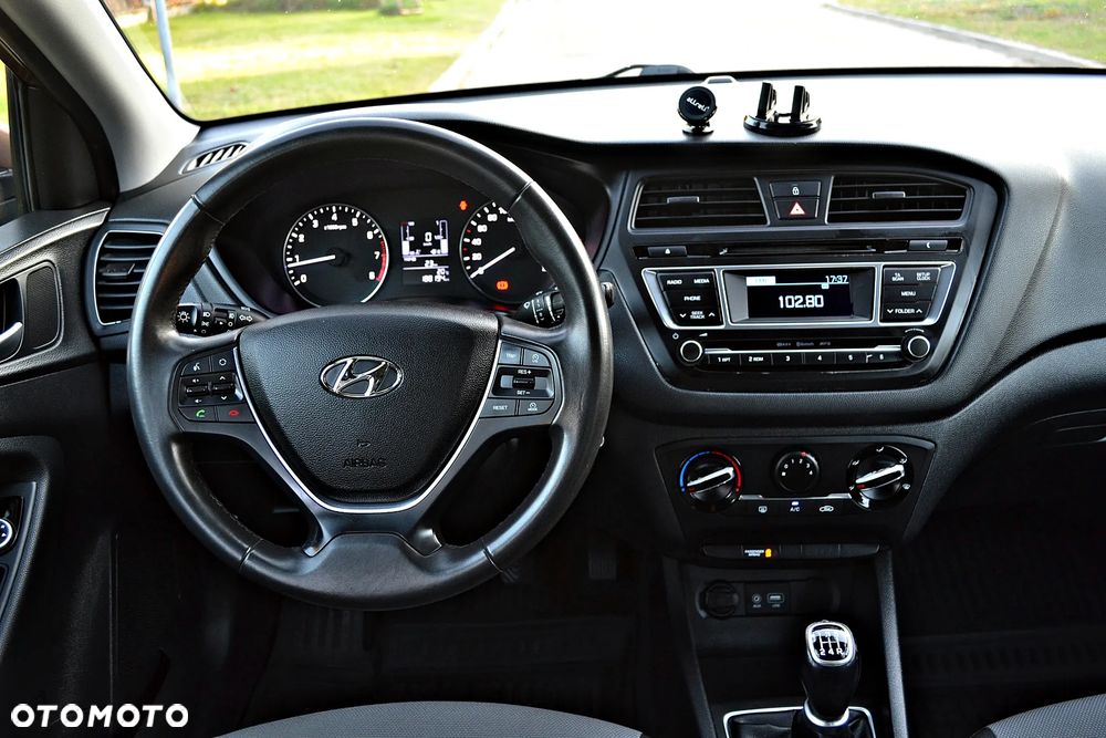 Hyundai i20 1.2 Trend - 29
