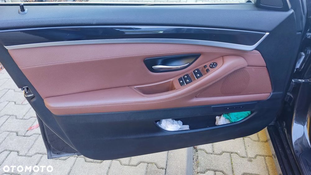 BMW Seria 5 520d Touring Luxury Line - 21