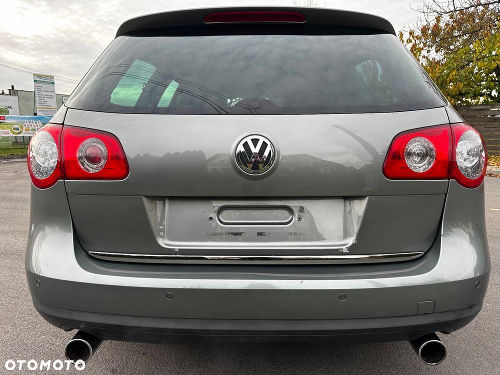 Volkswagen Passat Variant 3.2 V6 FSI 4Mot Highline DSG - 19