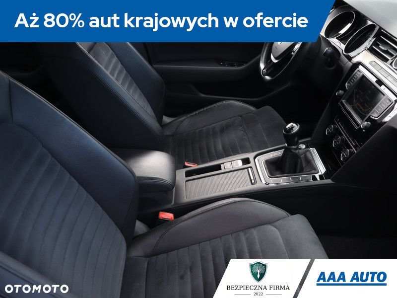 Volkswagen Passat - 10