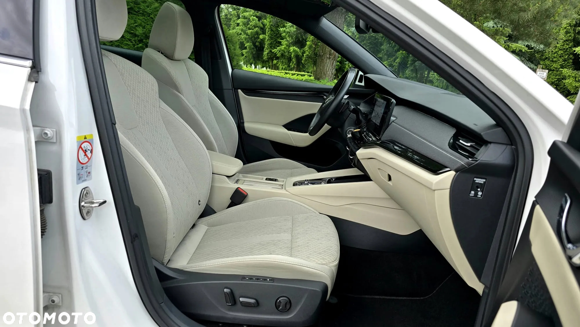 Skoda Octavia Combi 2.0 TDI DSG First Edition - 18