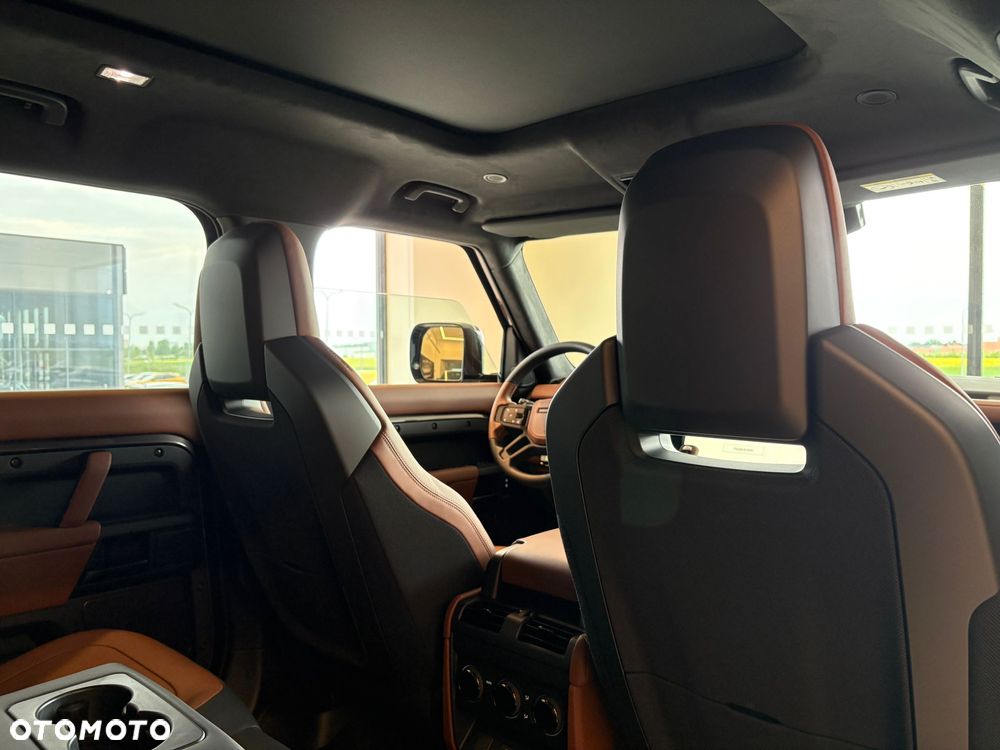 Land Rover Defender 4.4 P635 V8 mHEV Octa - 9