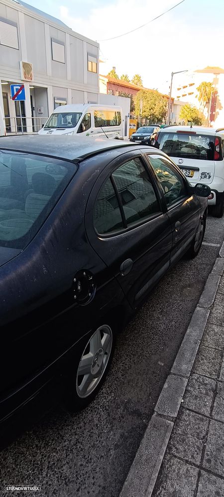 Renault Mégane 1.9 dTI RXE AC - 13