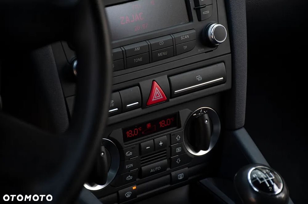 Audi A3 3-drzwiowe 1.6 Ambiente - 35