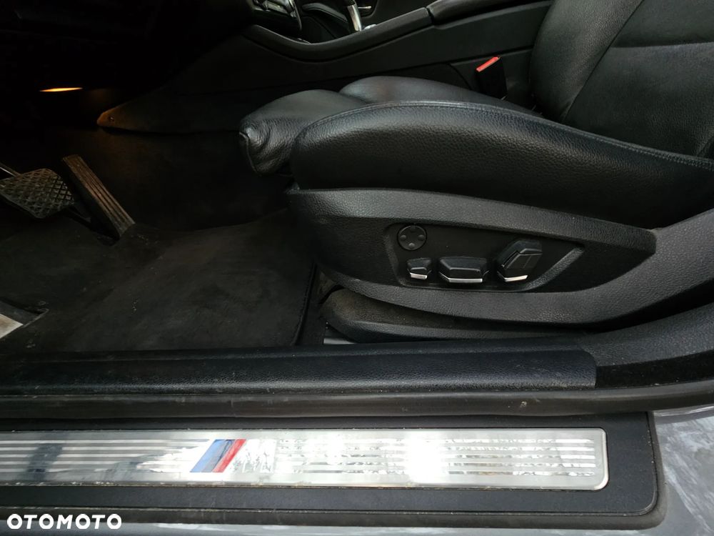 BMW Seria 5 528i xDrive - 18