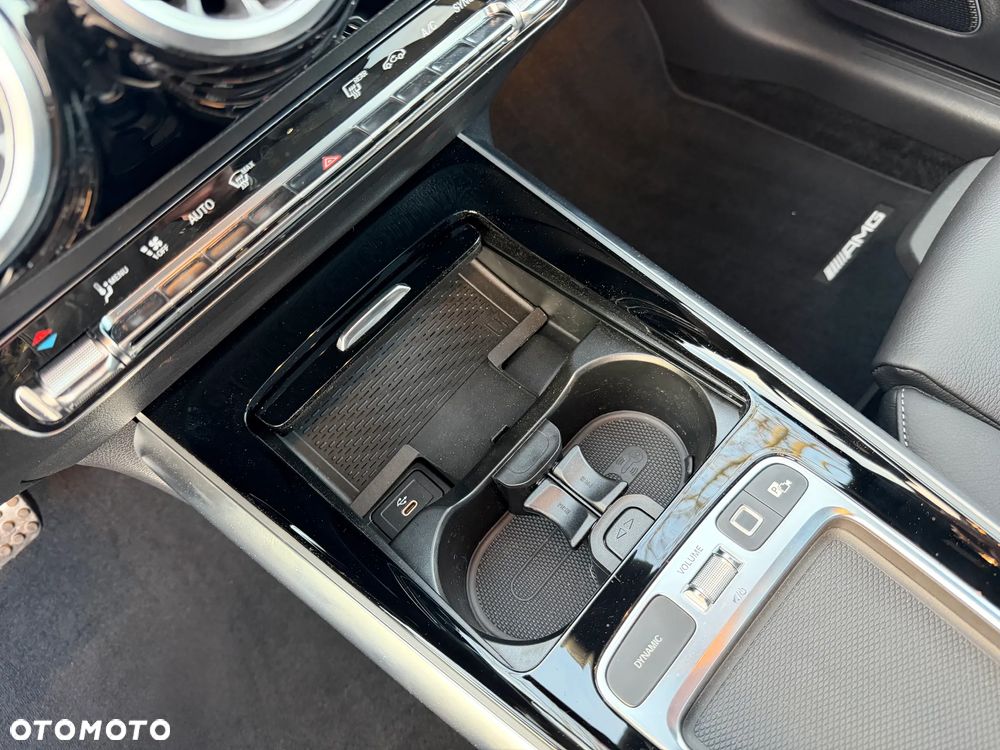 Mercedes-Benz GLA 200 7G-DCT AMG Line - 28