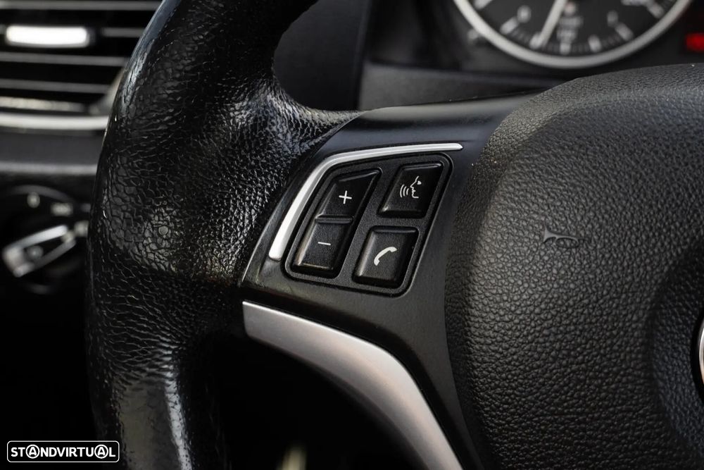 BMW X1 18 d sDrive Auto xLine - 35