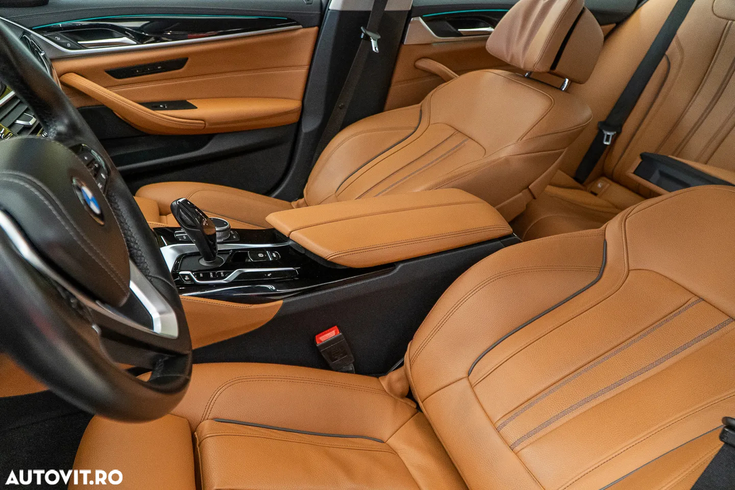 BMW Seria 5 520i AT MHEV - 14
