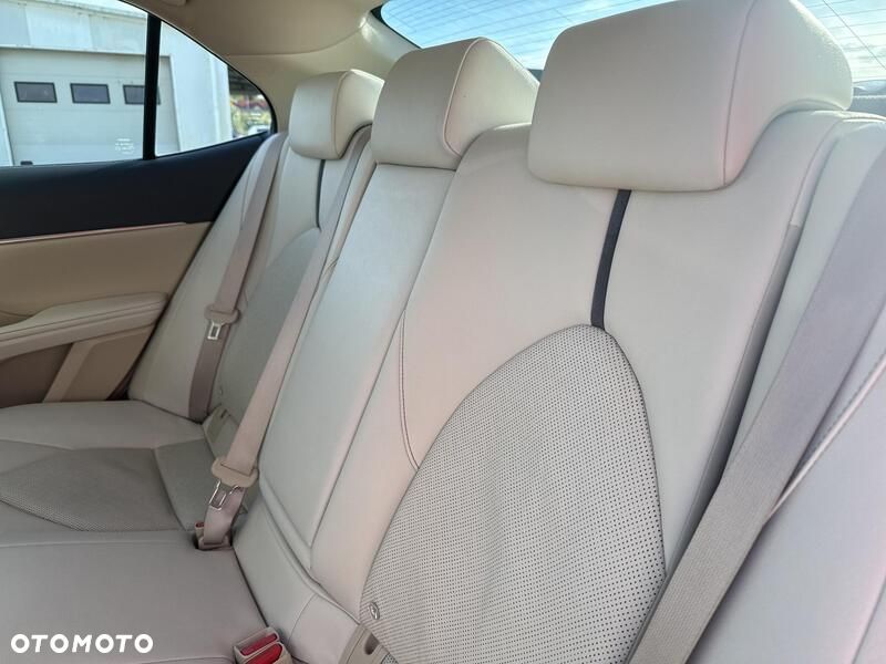 Toyota Camry 2.5 Hybrid Executive CVT - 22