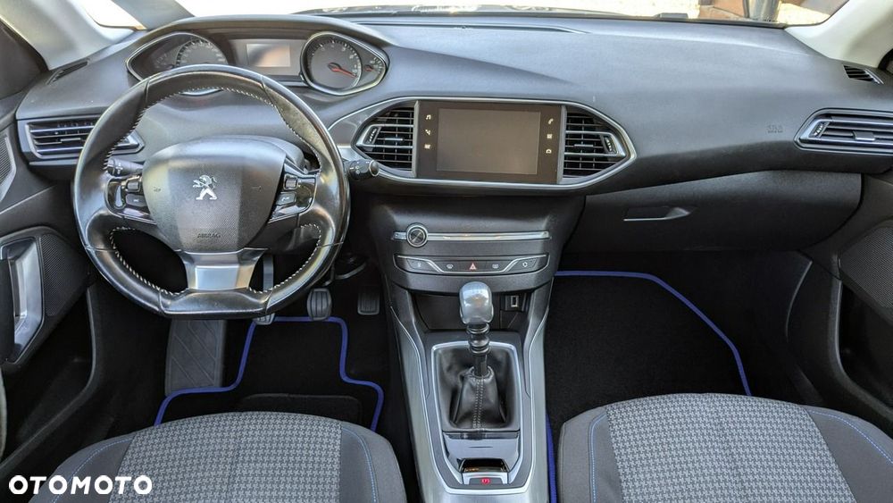 Peugeot 308 - 25
