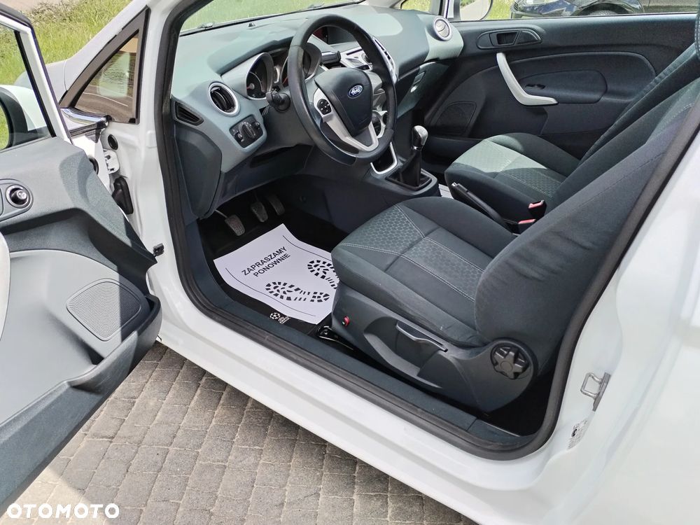 Ford Fiesta - 24