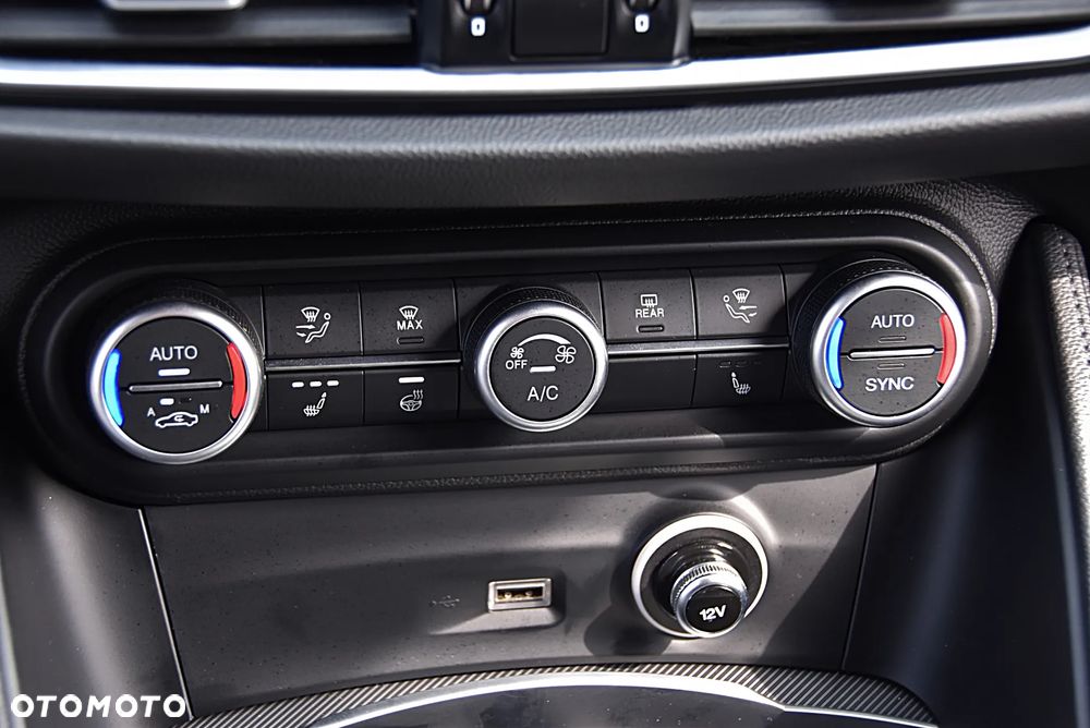Alfa Romeo Stelvio 2.0 Turbo Veloce Q4 - 36