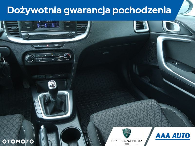 Kia Ceed - 9
