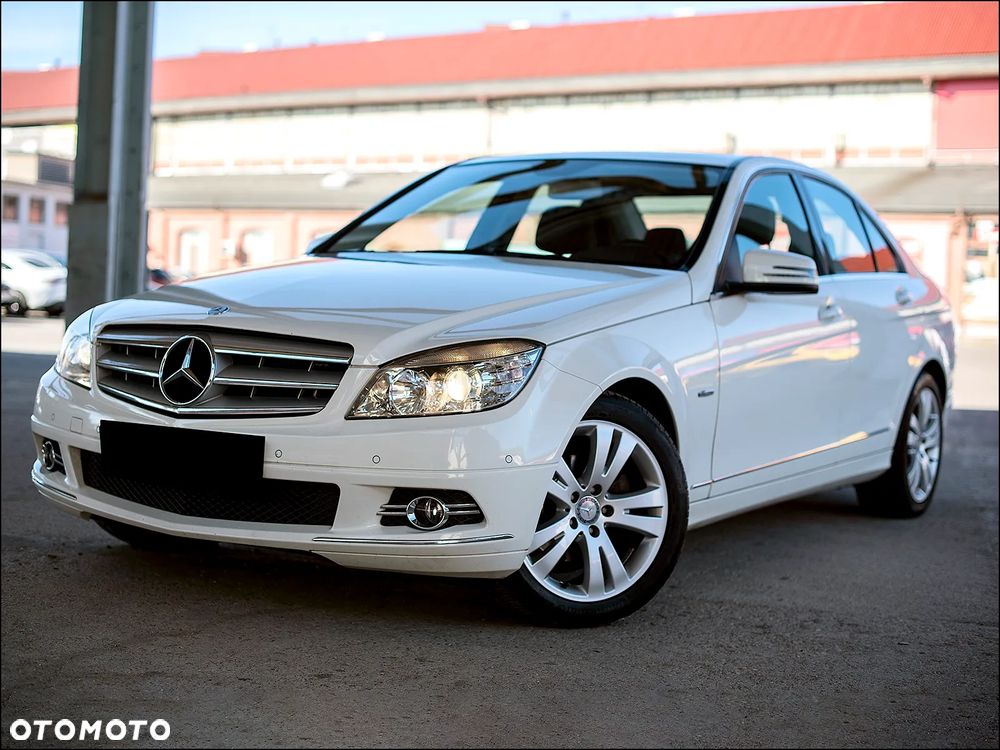 Mercedes-Benz Klasa C 180 BlueEFFICIENCY 7G-TRONIC Avantgarde - 3