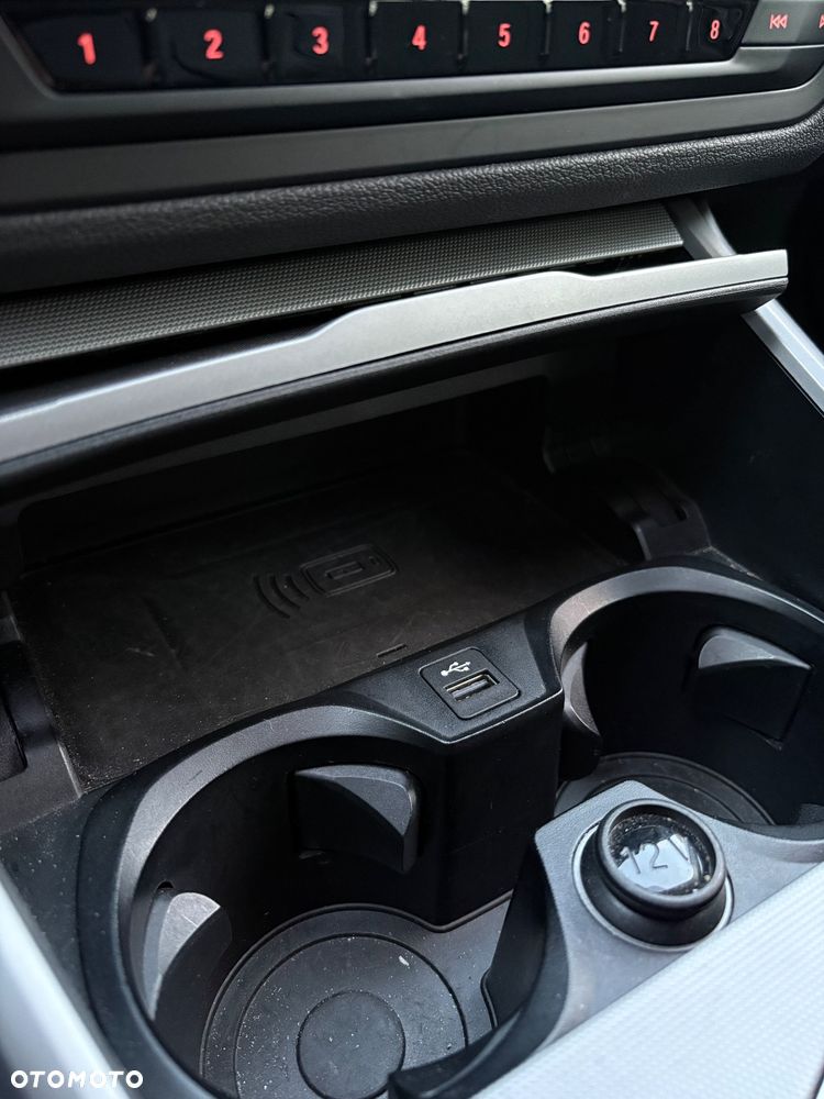 BMW Seria 3 318d Edition Luxury Line Purity - 17