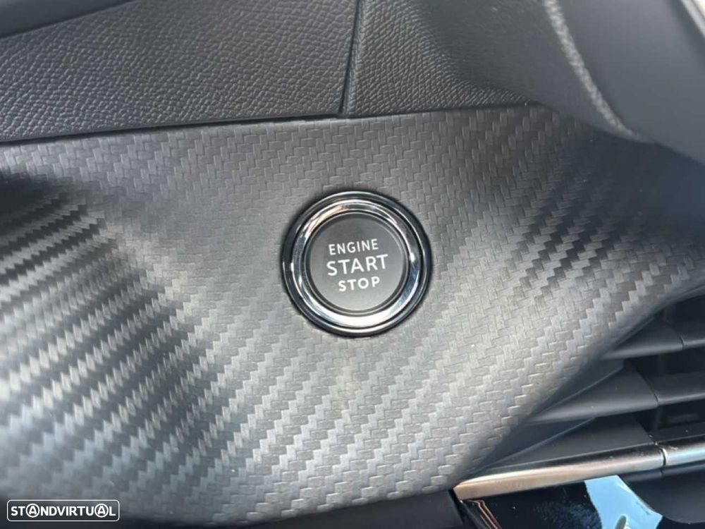 Peugeot e-2008 54 kWh GT - 19