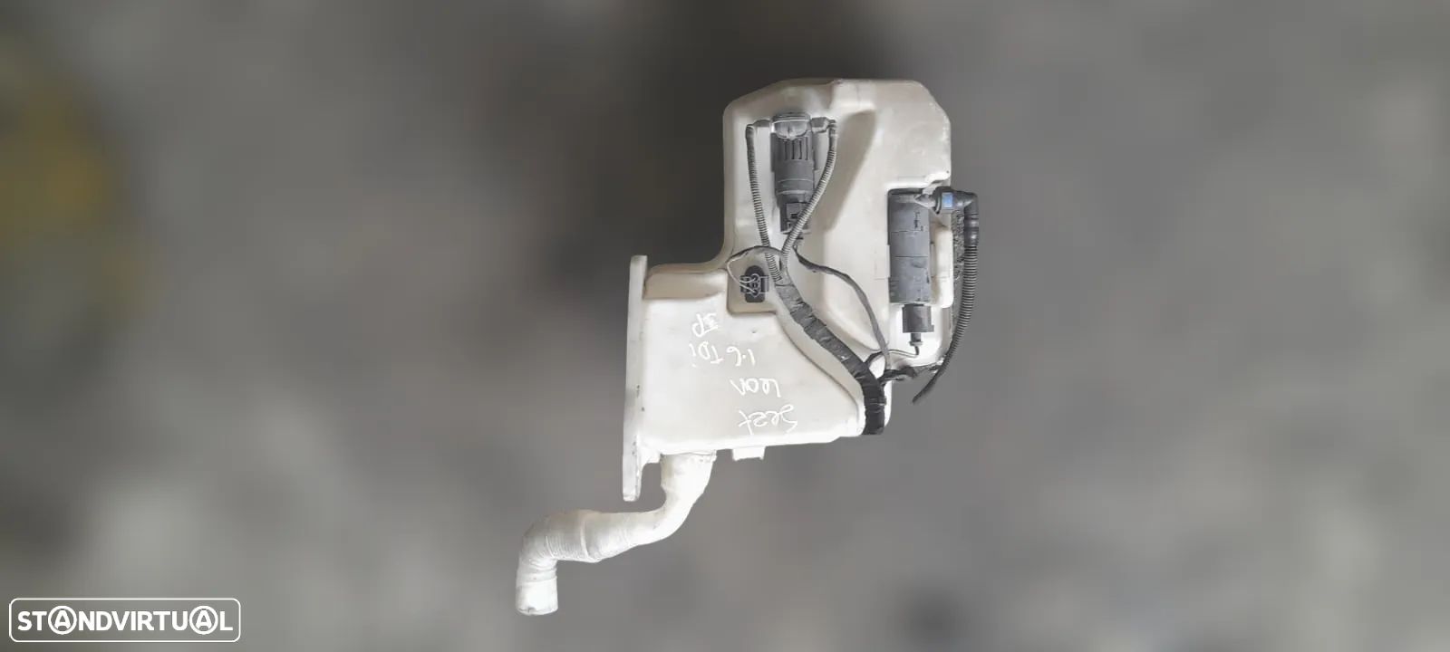 Deposito de agua limpa para brisas Seat Leon 2016 - 1