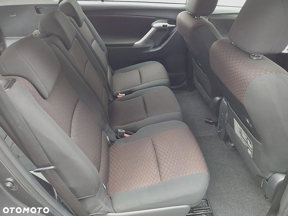 Toyota Verso 1.8 Executive - 21