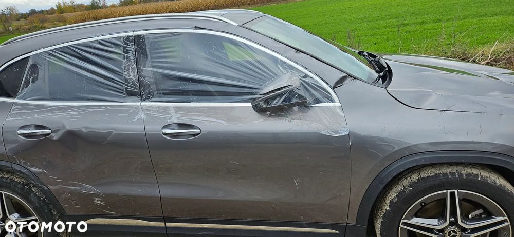 Mercedes-Benz GLA - 10