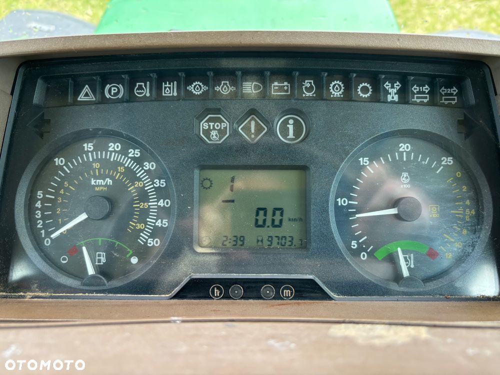 John Deere 6810 - 7