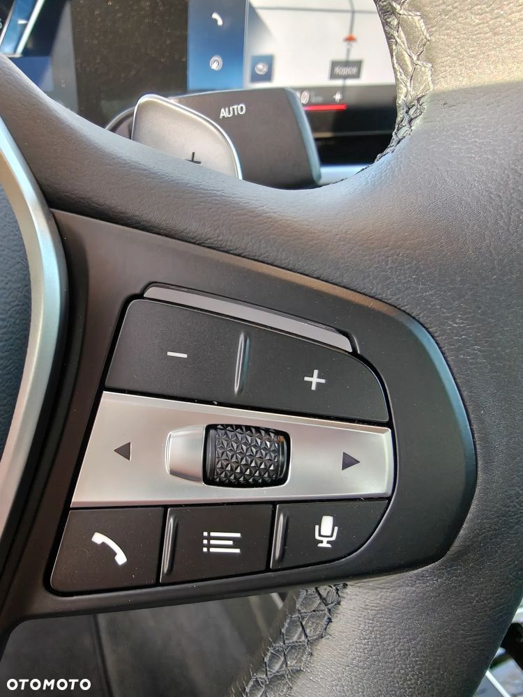 BMW Seria 3 320d xDrive mHEV - 35