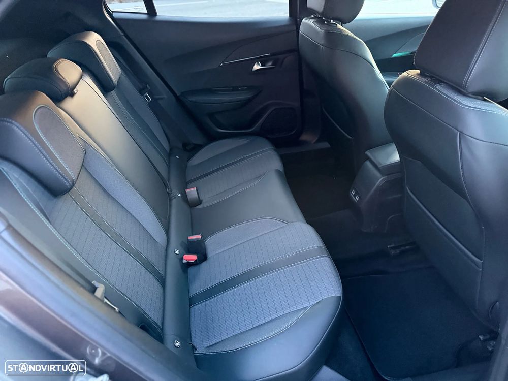 Peugeot 2008 1.2 PureTech Allure Pack EAT8 - 9