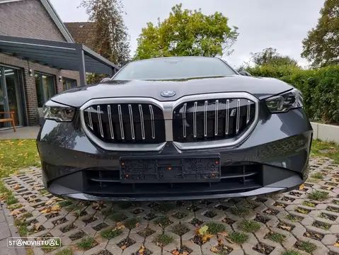 BMW i5 eDrive40 Edição Desportiva M - 3