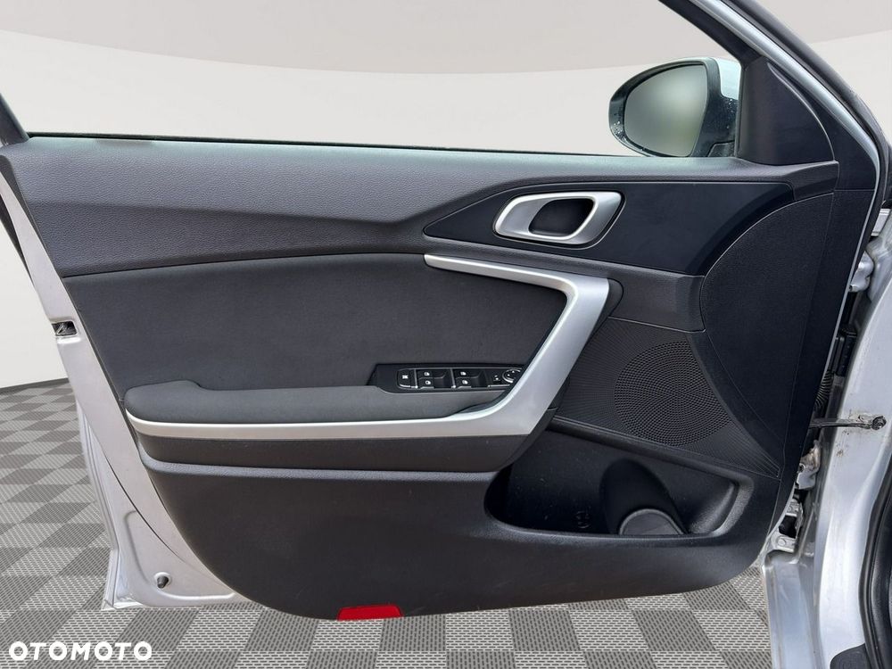 Kia Ceed 1.5 T-GDI M - 10