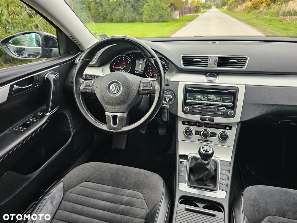 Volkswagen Passat 2.0 TDI Highline - 9