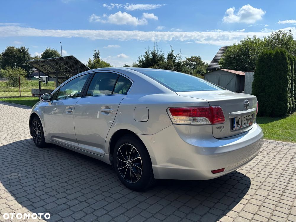 Toyota Avensis 1.8 Luna - 6