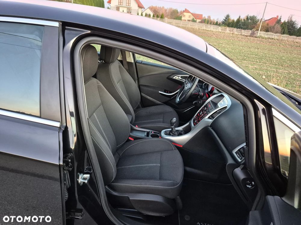 Opel Astra 1.4 Turbo Cosmo - 11