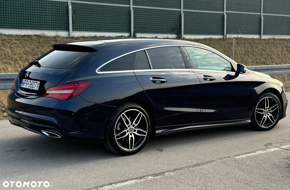 Mercedes-Benz CLA 180 AMG Line - 5
