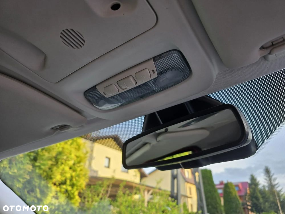 Ford Tourneo Courier 1.0 EcoBoost Titanium - 28