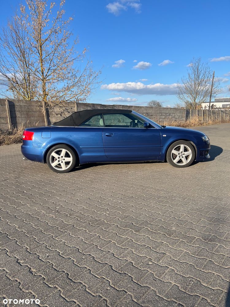 Audi A4 Cabrio 2.4 - 1