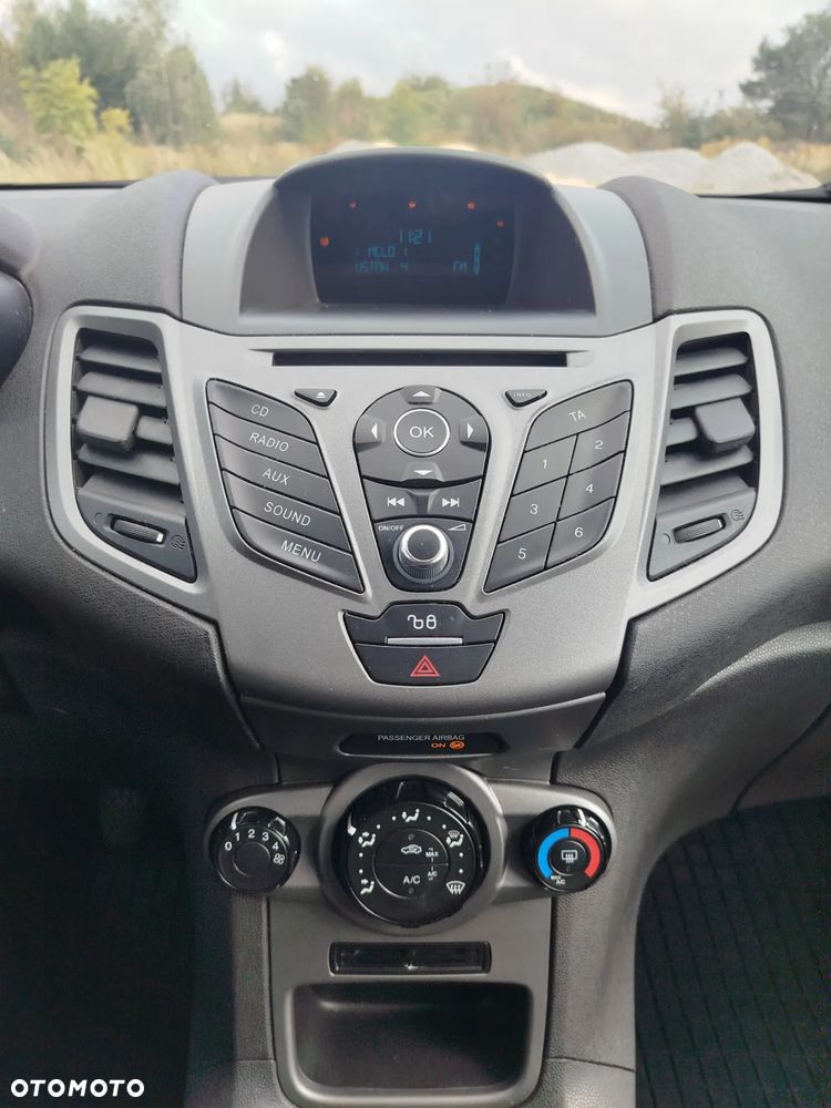 Ford Fiesta 1.25 Ambiente - 11