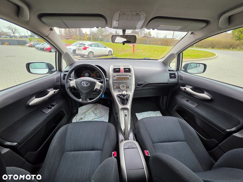 Toyota Auris 1.6 VVT-i Terra - 12