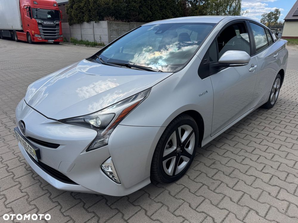 Toyota Prius - 30