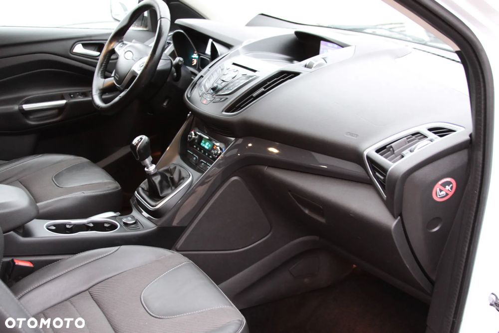 Ford Kuga 2.0 TDCi 2x4 Titanium - 19