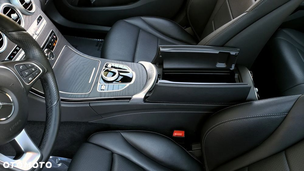 Mercedes-Benz Klasa C 300 7G-TRONIC AMG Line - 13