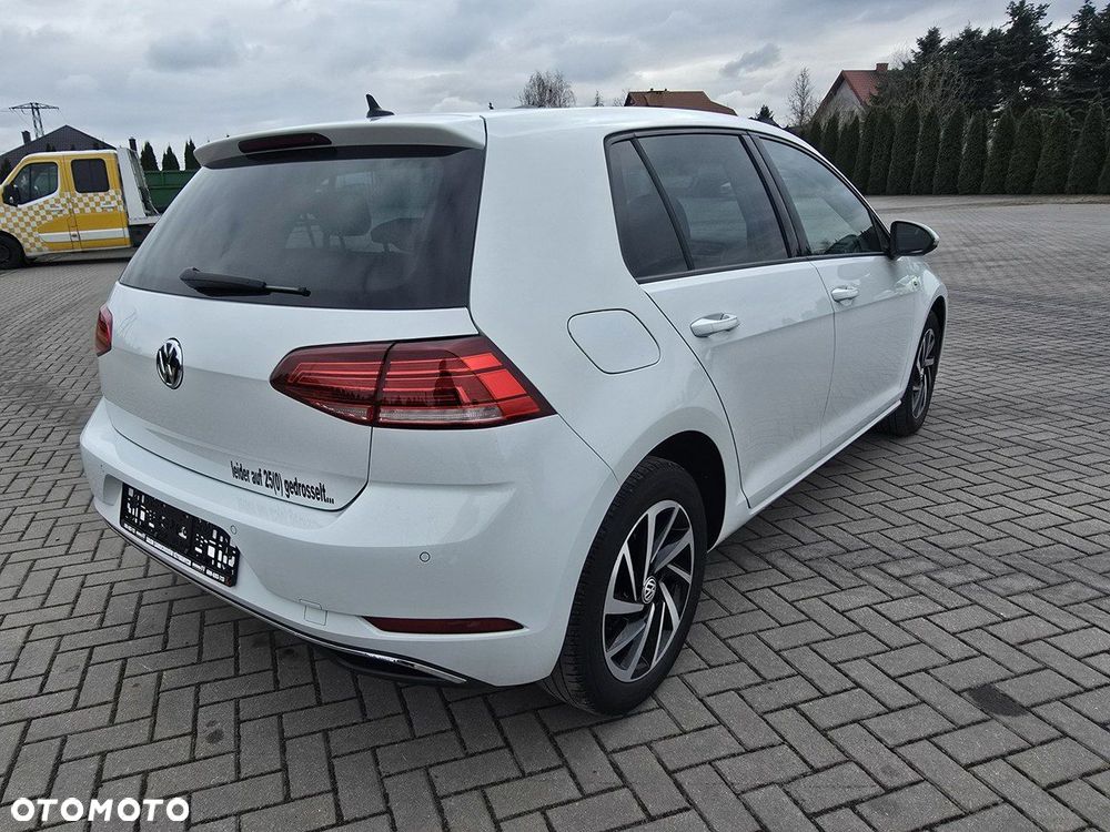 Volkswagen Golf - 10