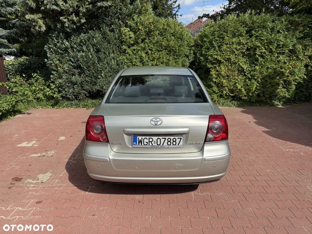 Toyota Avensis 1.8 VVT-i Luna - 3