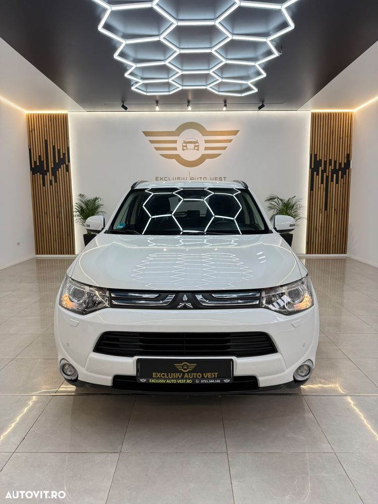Mitsubishi Outlander - 11