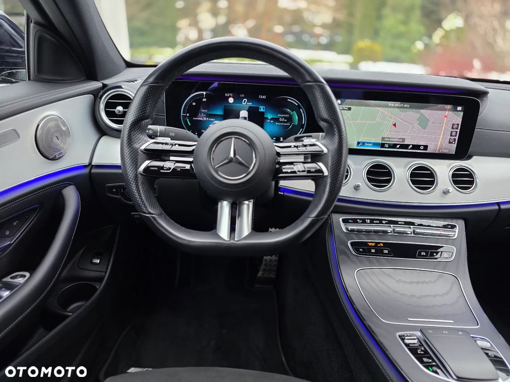 Mercedes-Benz Klasa E - 23