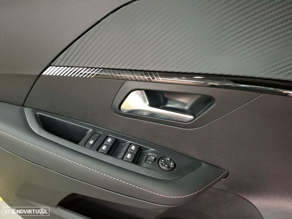 Peugeot 208 1.2 PureTech Allure - 22