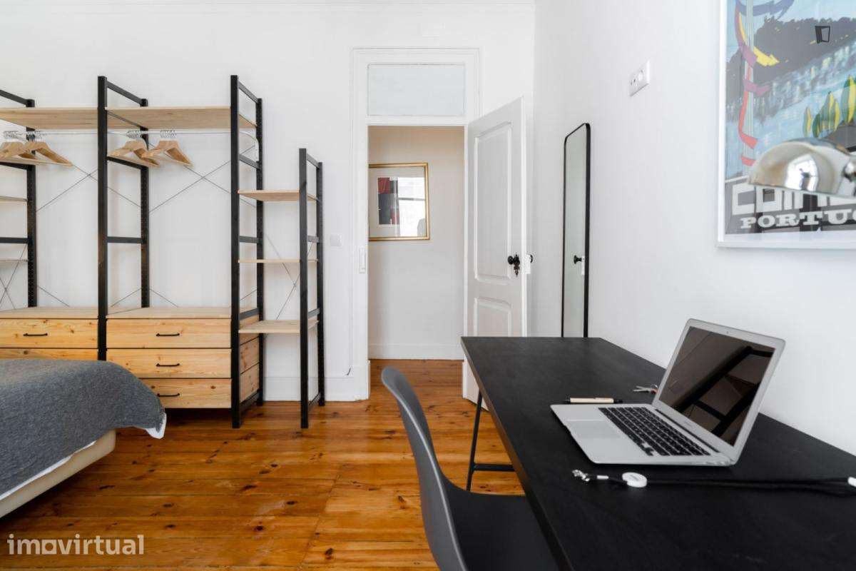 Quarto - localizado em Anjos Lisbon - Grande imagem: 5/13