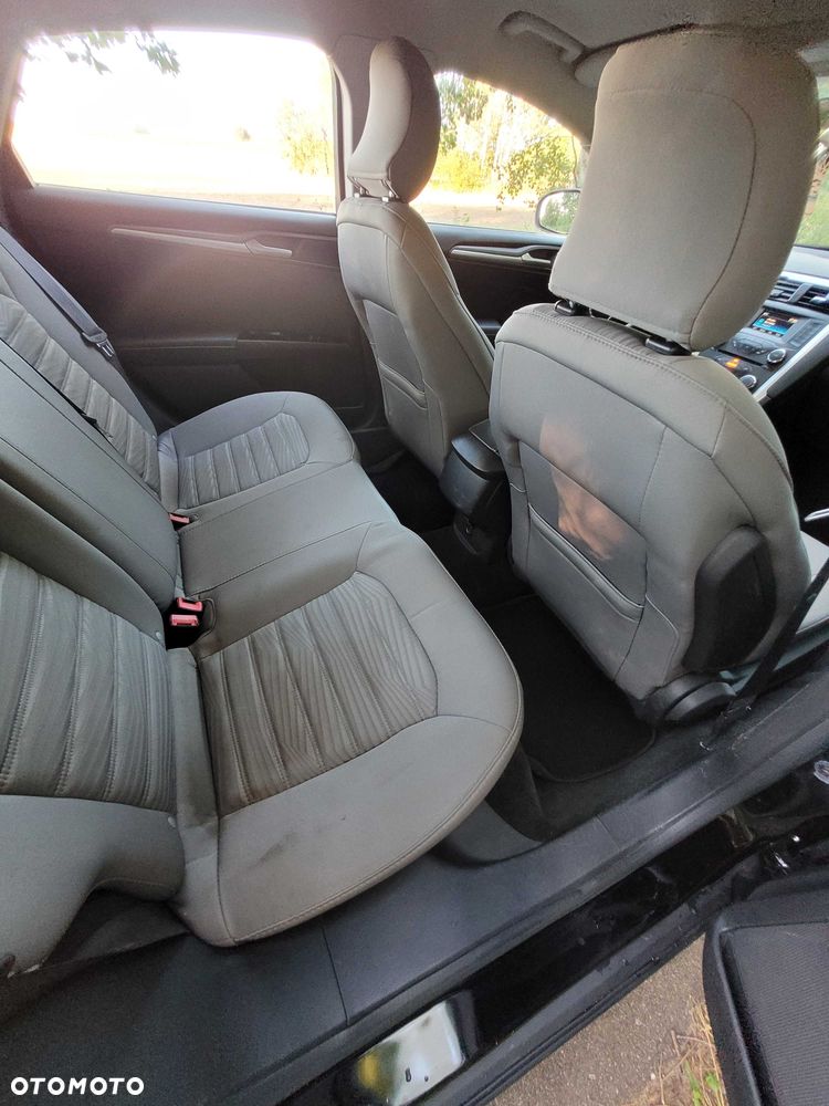Ford Fusion - 8