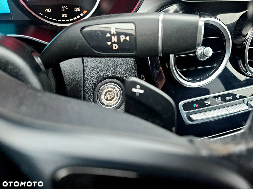 Mercedes-Benz Klasa C 220 d 4MATIC 9G-TRONIC - 32
