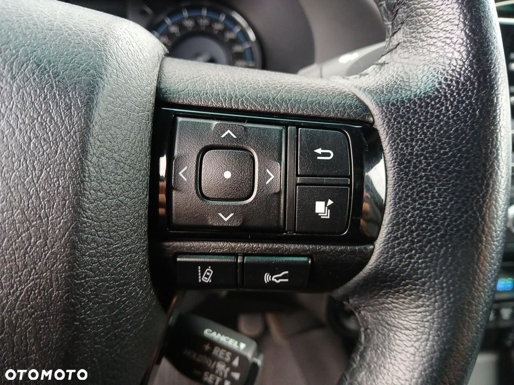 Toyota Hilux 2.8 D-4D Double Cab Invincible Sport 4x4 - 33